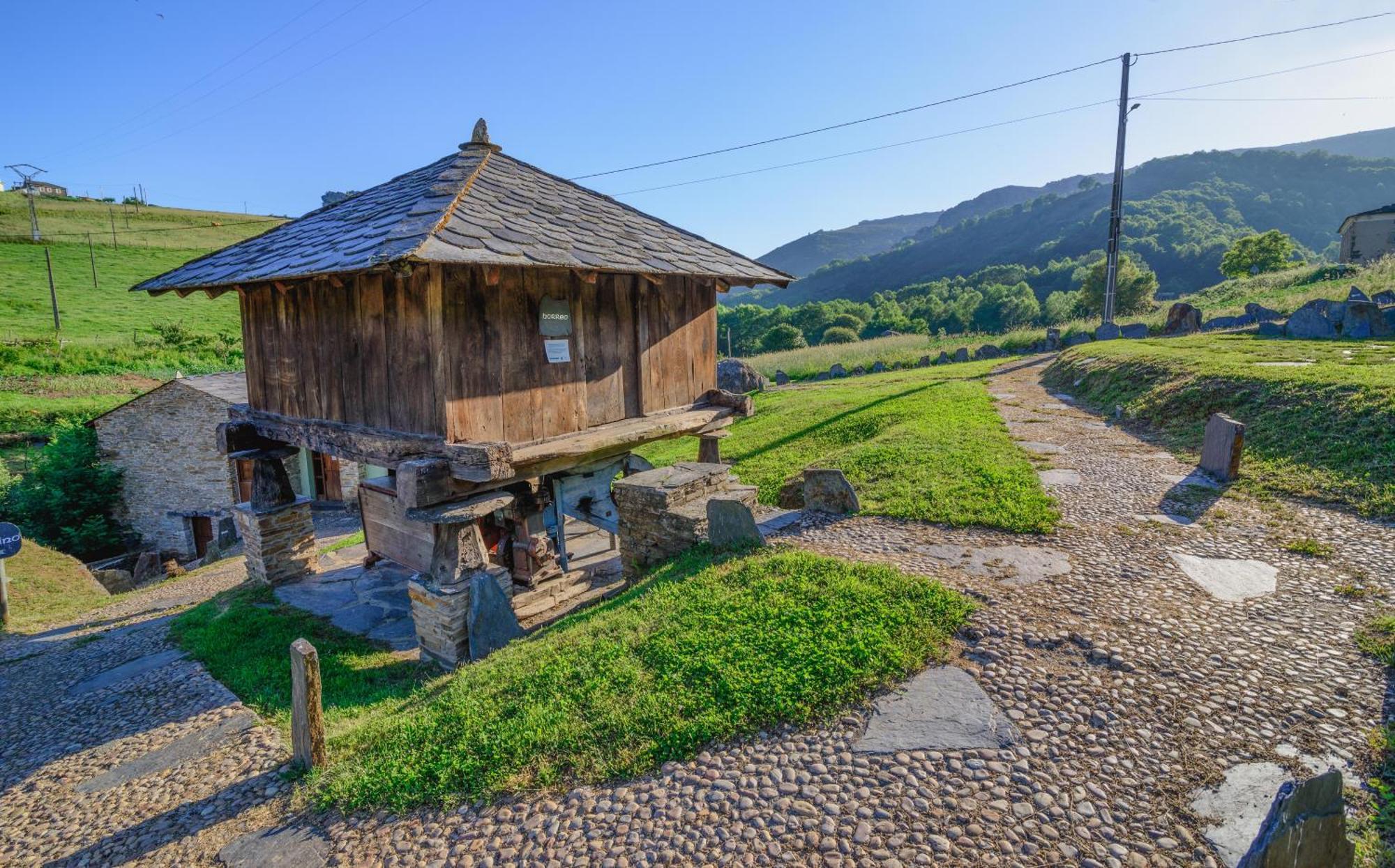 Apartamentos Rurales Tin Turismo Santa Eulalia de Oscos Kültér fotó